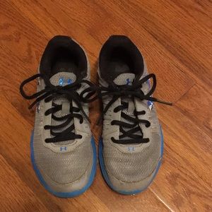 Boys Under Armour size 1.5